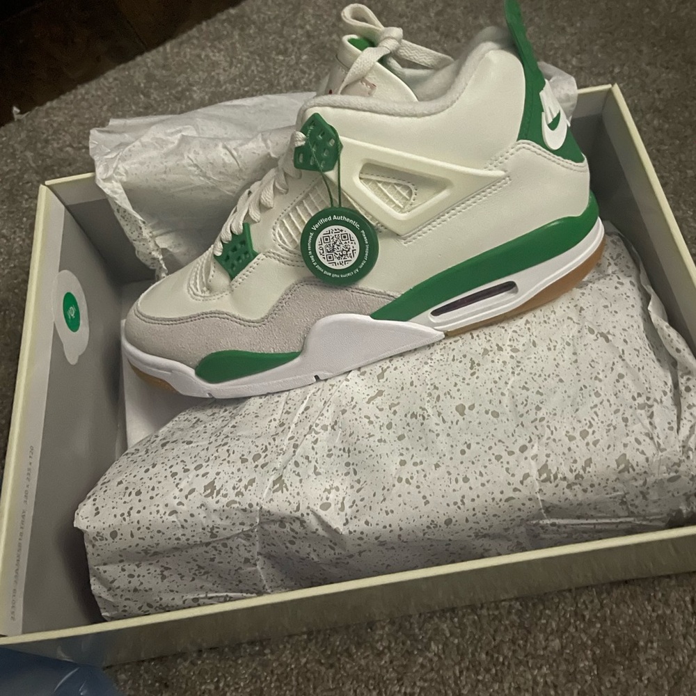 Pine Green